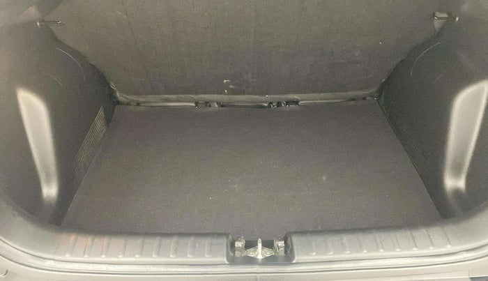 2022 KIA SONET HTX 1.5 AT, Diesel, Automatic, 28,151 km, Boot Open Zoomed View