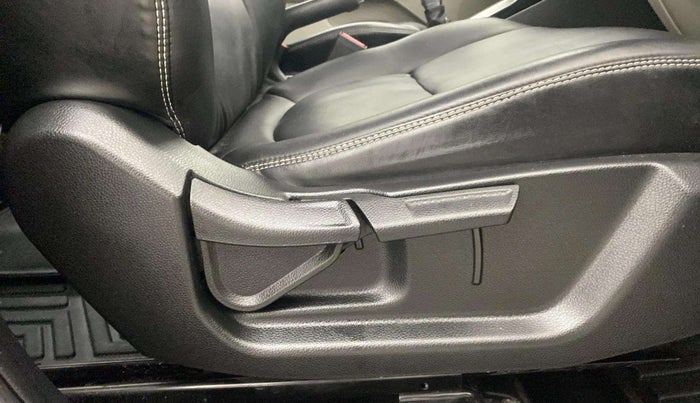 2022 KIA SONET HTX 1.5 AT, Diesel, Automatic, 28,151 km, Driver Side Adjustment Panel