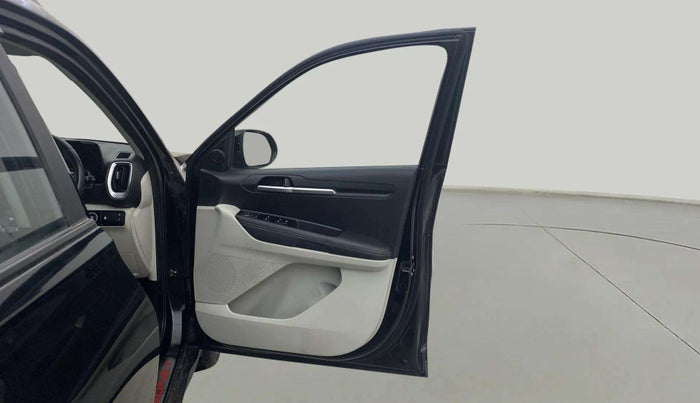 2022 KIA SONET HTX 1.5 AT, Diesel, Automatic, 28,151 km, RHS Front Door