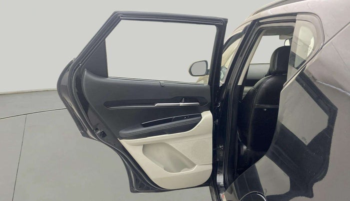 2022 KIA SONET HTX 1.5 AT, Diesel, Automatic, 28,151 km, LHS Rear Door