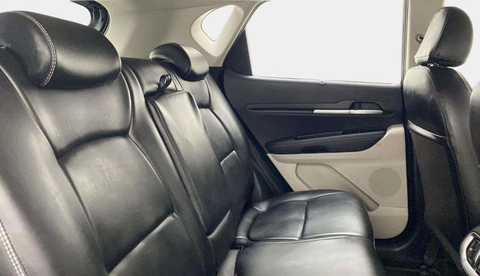 2022 KIA SONET HTX 1.5 AT, Diesel, Automatic, 28,151 km, Right Side Rear Door Cabin