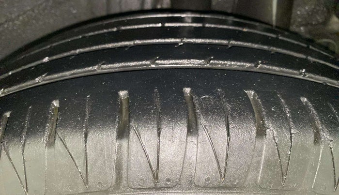 2022 KIA SONET HTX 1.5 AT, Diesel, Automatic, 28,151 km, Left Rear Tyre Tread