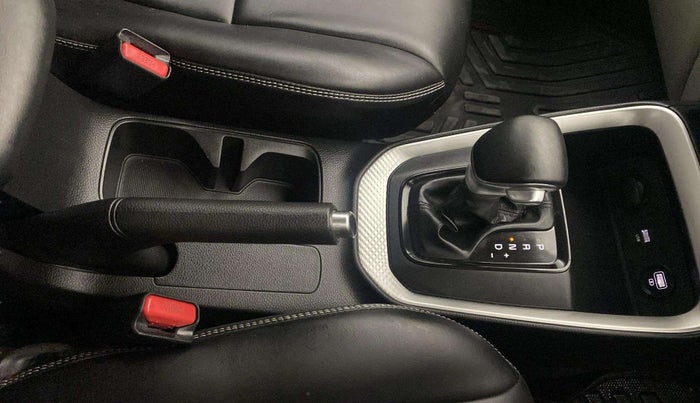 2022 KIA SONET HTX 1.5 AT, Diesel, Automatic, 28,151 km, Gear Lever