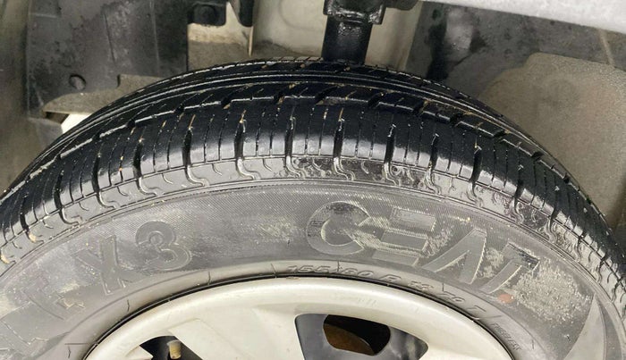 2015 Renault Kwid RXL, Petrol, Manual, 41,734 km, Left Front Tyre Tread
