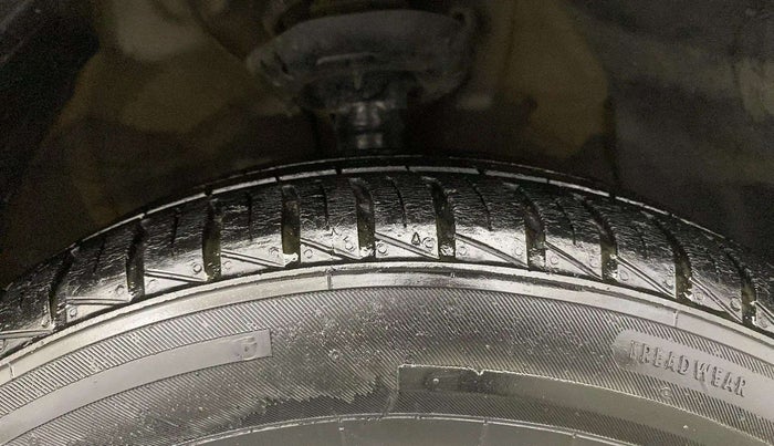 2022 Hyundai AURA S 1.2 CNG, CNG, Manual, 39,695 km, Right Front Tyre Tread