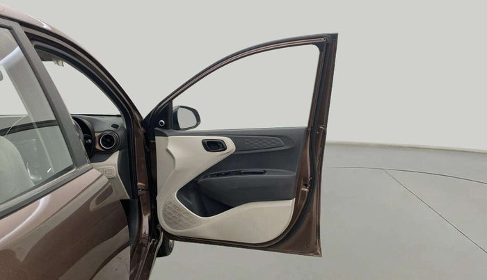 2022 Hyundai AURA S 1.2 CNG, CNG, Manual, 39,695 km, RHS Front Door