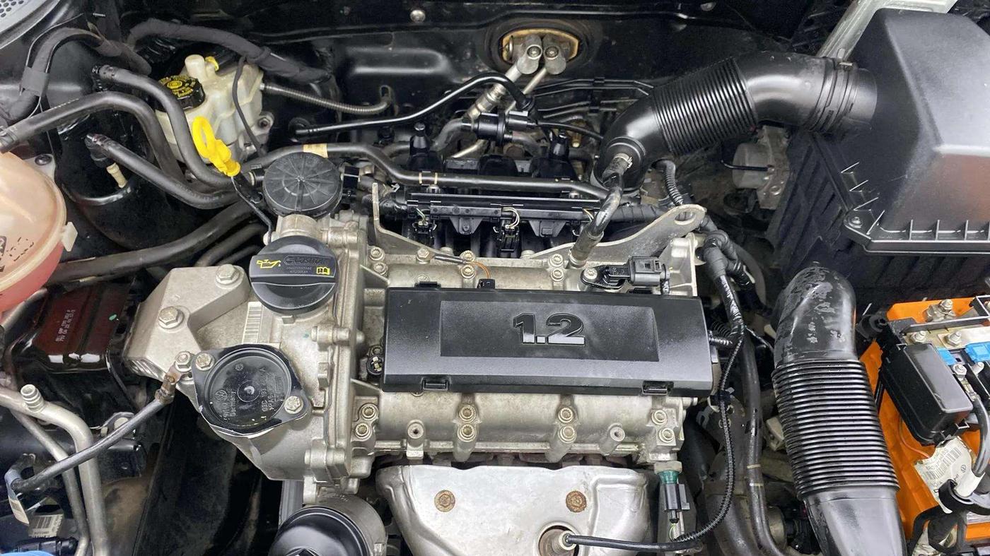 2017 Volkswagen Polo TRENDLINE 1.2L PETROL, Petrol, Manual, 40,982 km, Engine View