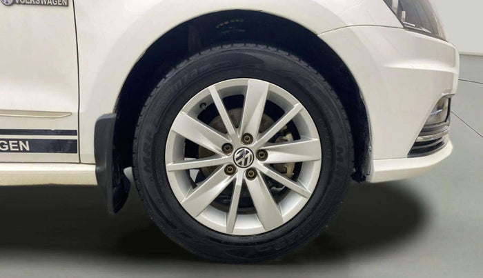 2016 Volkswagen Ameo HIGHLINE1.2L, Petrol, Manual, 40,086 km, Right Front Wheel