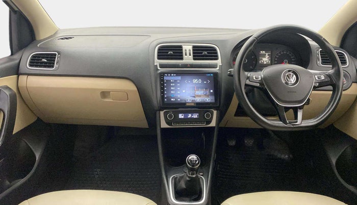 2016 Volkswagen Ameo HIGHLINE1.2L, Petrol, Manual, 40,086 km, Dashboard