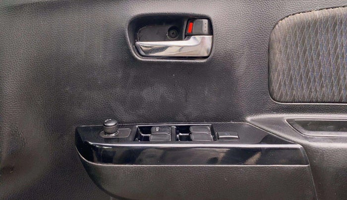 2014 Maruti Wagon R Stingray VXI, Petrol, Manual, 49,942 km, Driver Side Door Panels Control