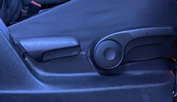 2017 Maruti Vitara Brezza ZDI PLUS, Diesel, Manual, 93,704 km, Driver Side Adjustment Panel