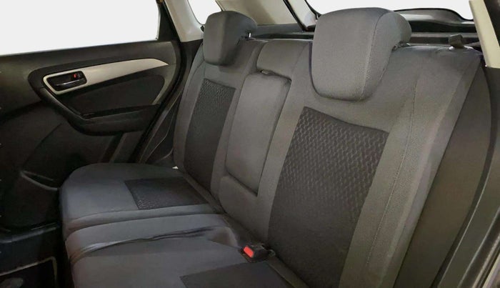 2017 Maruti Vitara Brezza ZDI PLUS, Diesel, Manual, 93,704 km, Right Side Rear Door Cabin