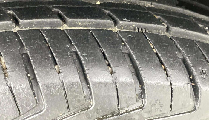 2016 Renault Kwid RXT 0.8, Petrol, Manual, 90,609 km, Right Rear Tyre Tread