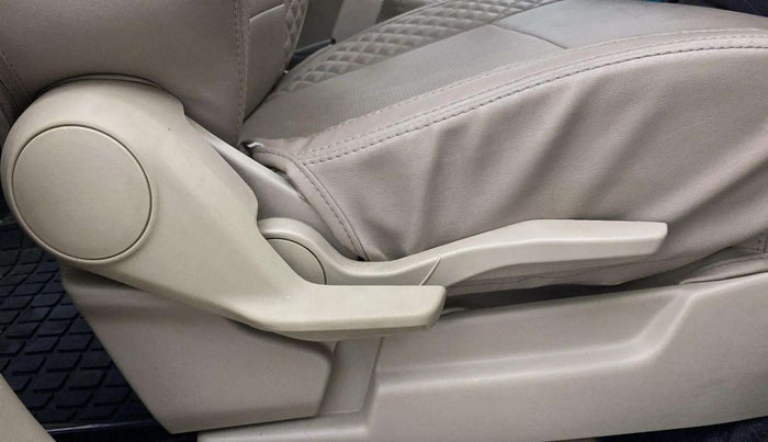 2021 Maruti Ertiga VXI AT SHVS, Petrol, Automatic, 49,192 km, Driver Side Adjustment Panel