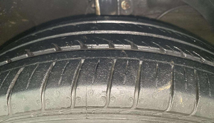 2021 Maruti Ertiga VXI AT SHVS, Petrol, Automatic, 49,192 km, Right Front Tyre Tread