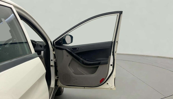2018 Tata NEXON XM PETROL, Petrol, Manual, 41,099 km, RHS Front Door