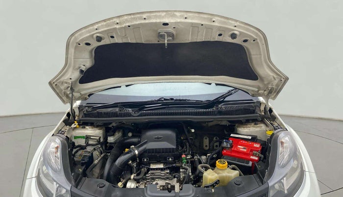 2018 Tata NEXON XM PETROL, Petrol, Manual, 41,099 km, Open Bonet