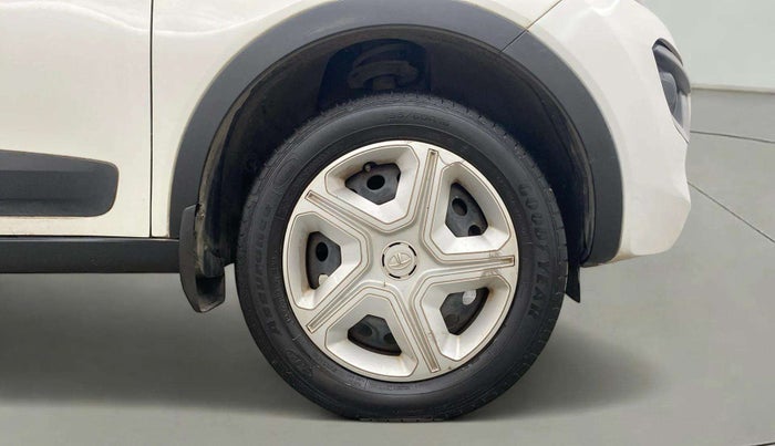 2018 Tata NEXON XM PETROL, Petrol, Manual, 41,099 km, Right Front Wheel