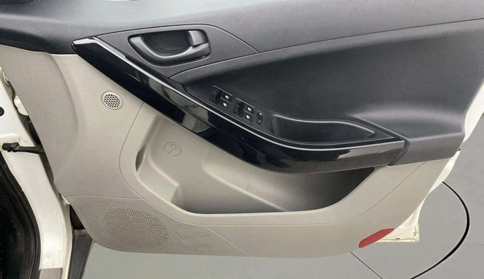 2018 Tata NEXON XM PETROL, Petrol, Manual, 41,099 km, Driver Side Door Panels Control