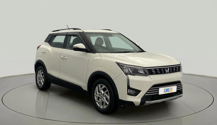 2023 Mahindra XUV300 W8 1.5 DIESEL, Diesel, Manual, 45,865 km, Right Front Diagonal
