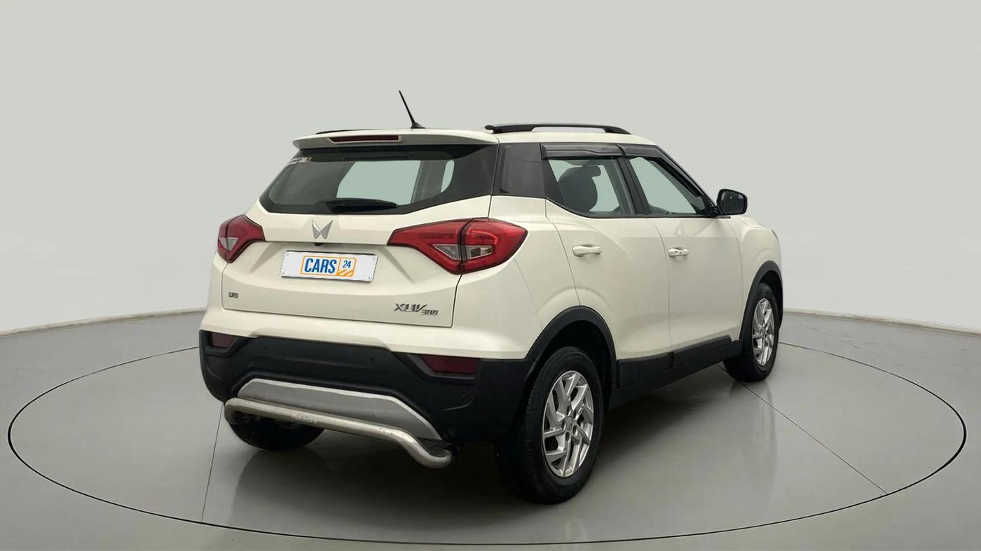 2023 Mahindra XUV300 W8 1.5 DIESEL, Diesel, Manual, 45,974 km, Right Back Diagonal