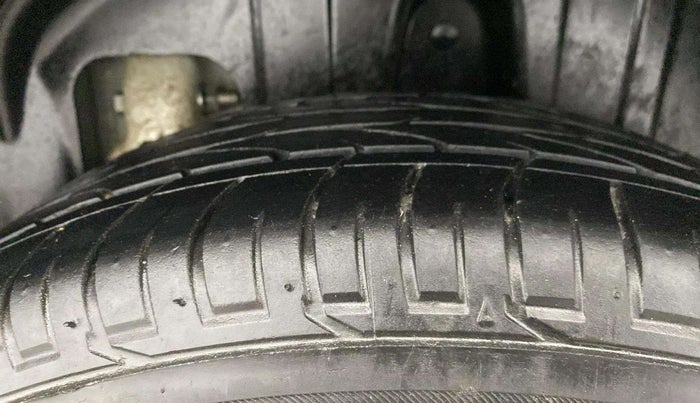 2023 Mahindra XUV300 W8 1.5 DIESEL, Diesel, Manual, 45,865 km, Left Rear Tyre Tread
