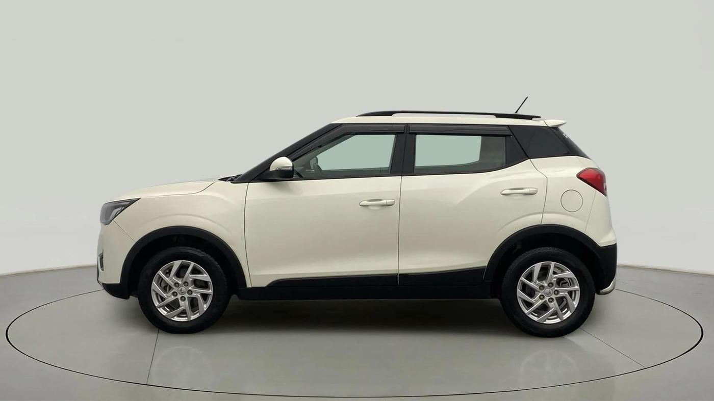 2023 Mahindra XUV300 W8 1.5 DIESEL, Diesel, Manual, 45,974 km, Left Side