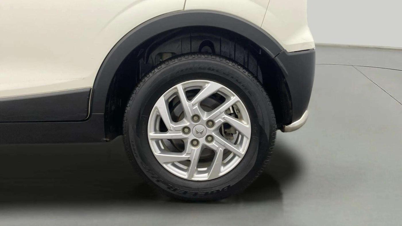 2023 Mahindra XUV300 W8 1.5 DIESEL, Diesel, Manual, 45,974 km, Left Rear Wheel