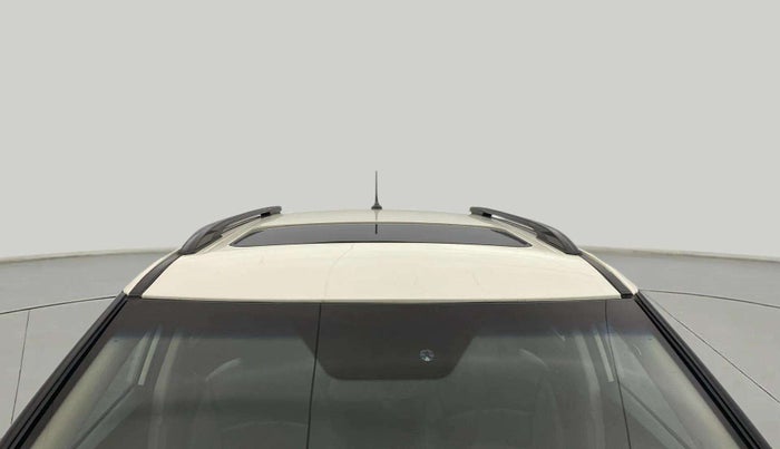2023 Mahindra XUV300 W8 1.5 DIESEL, Diesel, Manual, 45,865 km, Moonroof/ Sunroof