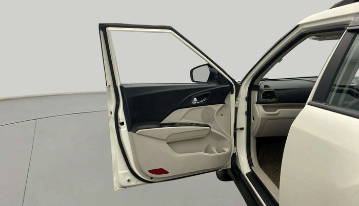 2023 Mahindra XUV300 W8 1.5 DIESEL, Diesel, Manual, 45,865 km, LHS Front Door
