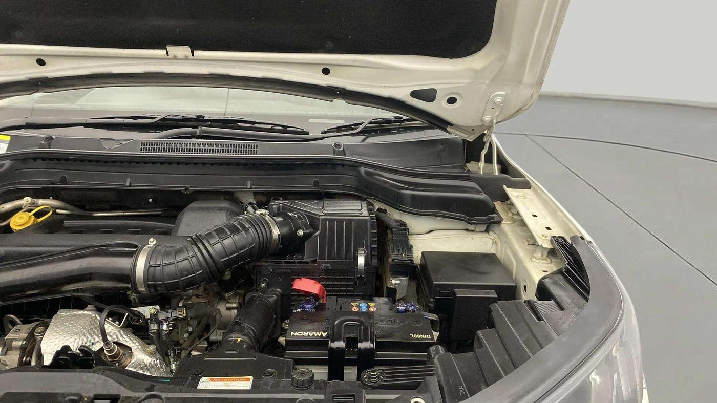 2023 Mahindra XUV300 W8 1.5 DIESEL, Diesel, Manual, 45,974 km, Engine View - Left