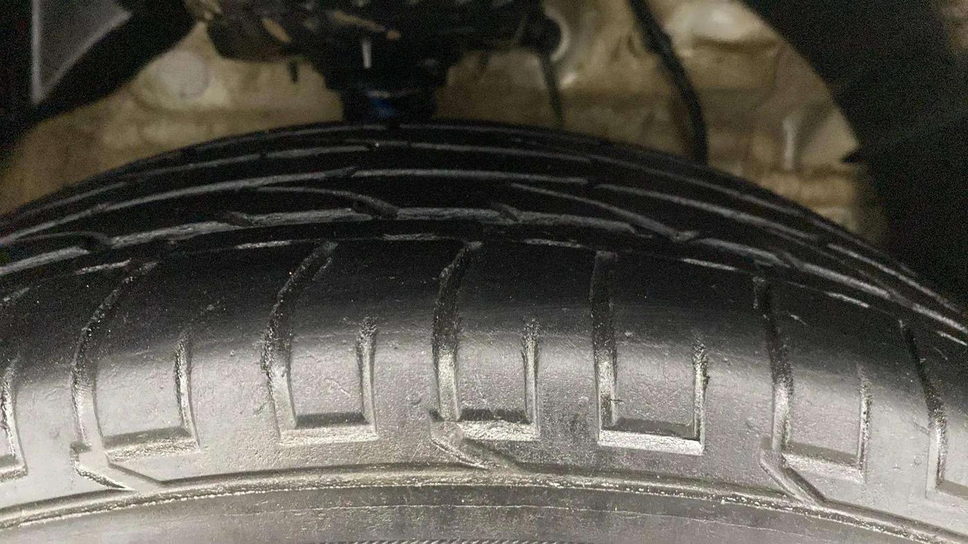 2023 Mahindra XUV300 W8 1.5 DIESEL, Diesel, Manual, 45,974 km, Right Front Tyre Tread