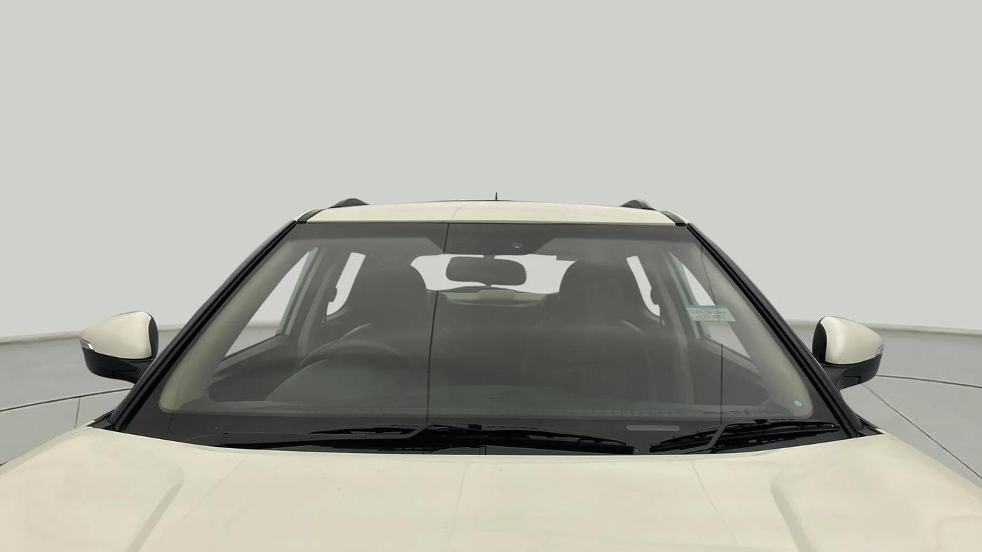 2023 Mahindra XUV300 W8 1.5 DIESEL, Diesel, Manual, 45,974 km, Front Windshield