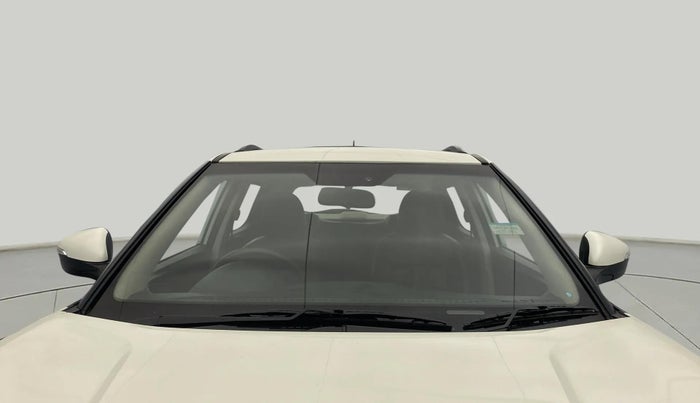 2023 Mahindra XUV300 W8 1.5 DIESEL, Diesel, Manual, 45,865 km, Front Windshield