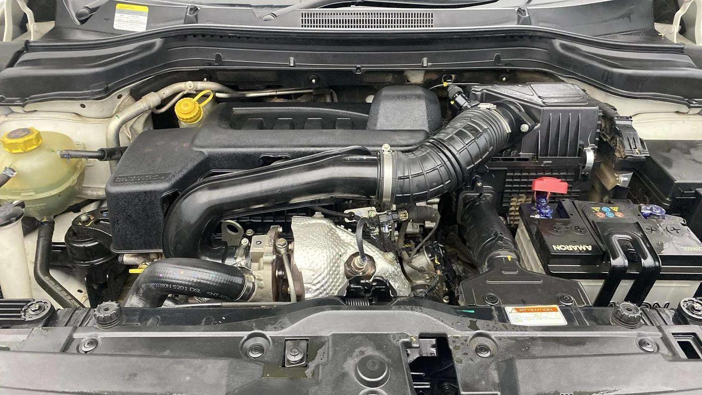 2023 Mahindra XUV300 W8 1.5 DIESEL, Diesel, Manual, 45,974 km, Engine View