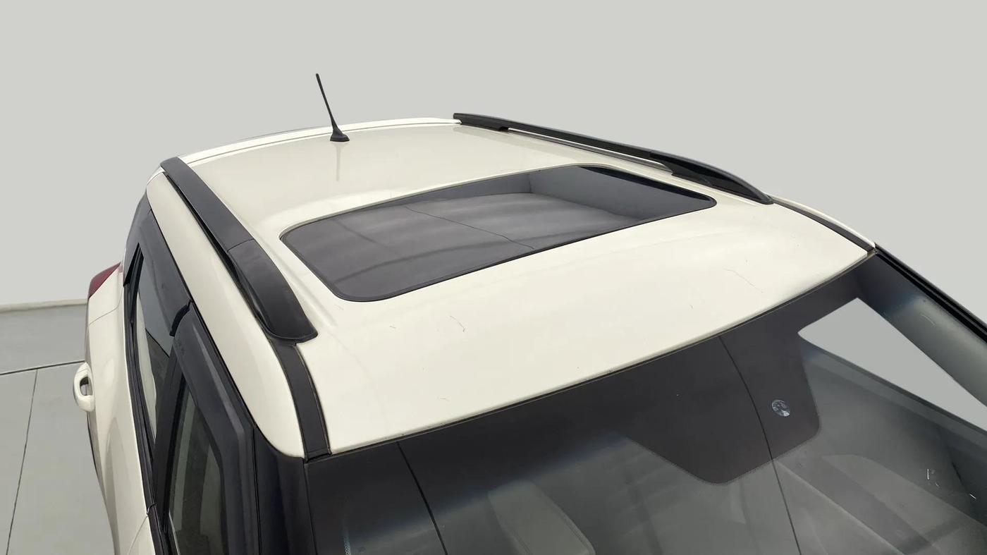2023 Mahindra XUV300 W8 1.5 DIESEL, Diesel, Manual, 45,974 km, Roof