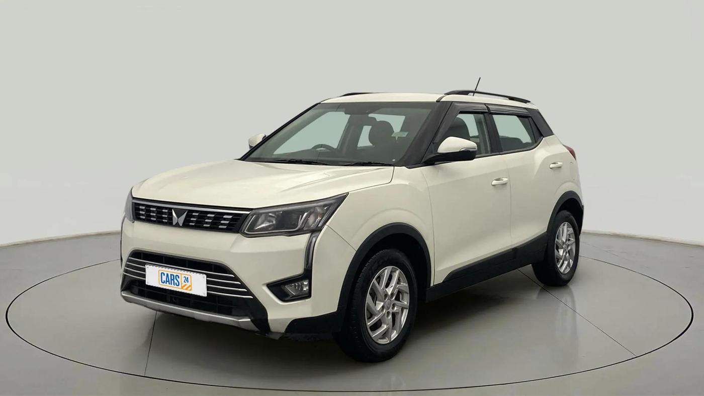 2023 Mahindra XUV300 W8 1.5 DIESEL, Diesel, Manual, 45,974 km, Left Front Diagonal