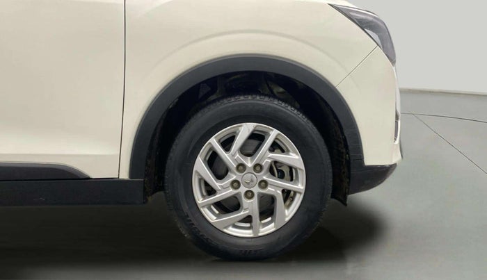 2023 Mahindra XUV300 W8 1.5 DIESEL, Diesel, Manual, 45,865 km, Right Front Wheel