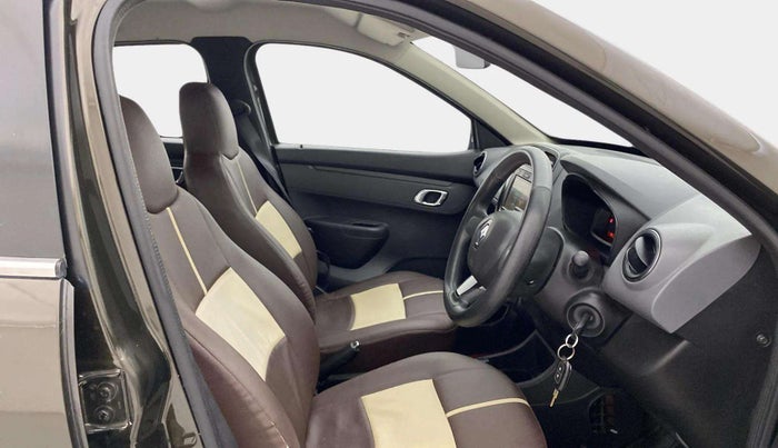 2019 Renault Kwid RXT 1.0 AMT, Petrol, Automatic, 43,656 km, Right Side Front Door Cabin