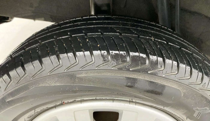 2019 Renault Kwid RXT 1.0 AMT, Petrol, Automatic, 43,656 km, Right Rear Tyre Tread