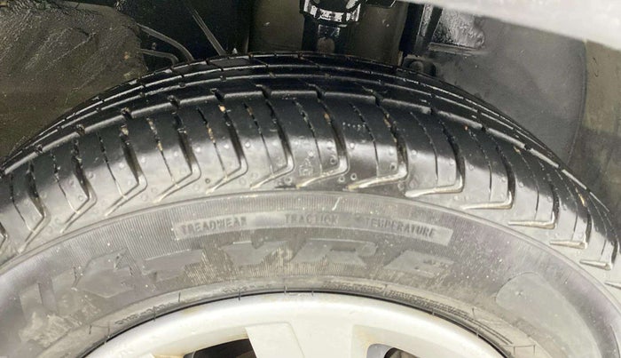 2019 Renault Kwid RXT 1.0 AMT, Petrol, Automatic, 43,656 km, Right Front Tyre Tread