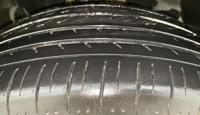 2019 Jeep Compass LIMITED PLUS PETROL AT, Petrol, Automatic, 47,624 km, Right Front Tyre Tread