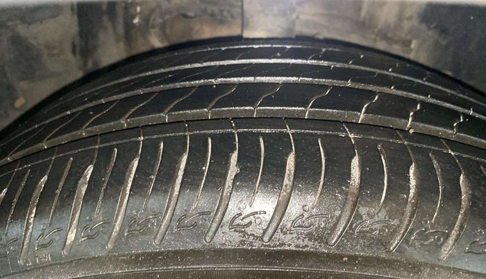 2017 Tata NEXON XZ PLUS PETROL, Petrol, Manual, 37,018 km, Right Front Tyre Tread