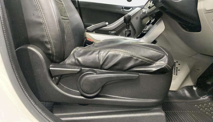2017 Tata NEXON XZ PLUS PETROL, Petrol, Manual, 37,018 km, Driver Side Adjustment Panel