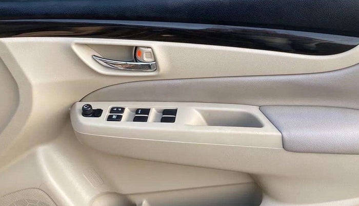 2015 Maruti Ciaz ZXI, Petrol, Manual, 59,965 km, Driver Side Door Panels Control