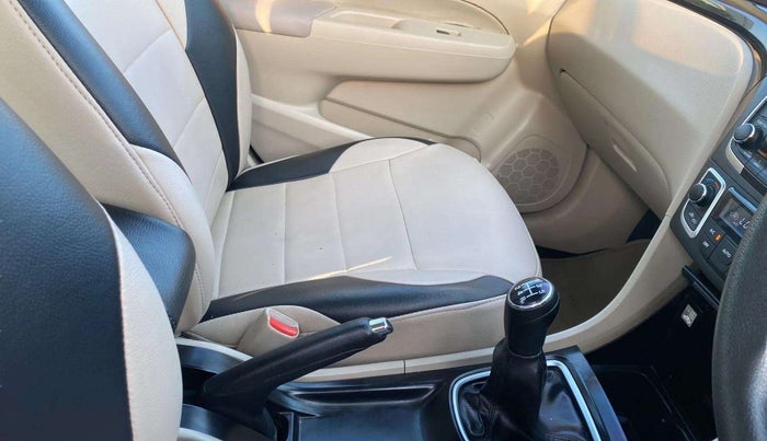 2015 Maruti Ciaz ZXI, Petrol, Manual, 59,965 km, Gear Lever