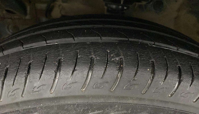 2019 Mahindra XUV300 W4 1.5 DIESEL, Diesel, Manual, 56,882 km, Left Front Tyre Tread
