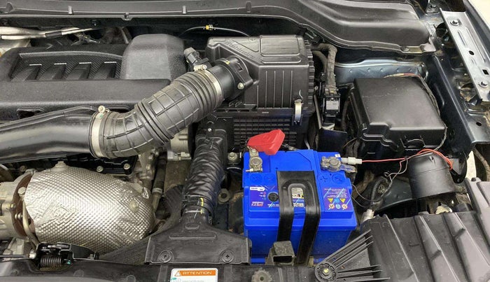 2019 Mahindra XUV300 W4 1.5 DIESEL, Diesel, Manual, 56,882 km, Engine View - Left