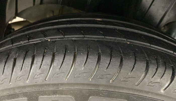 2019 Mahindra XUV300 W4 1.5 DIESEL, Diesel, Manual, 56,882 km, Right Rear Tyre Tread
