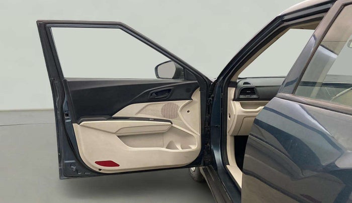 2019 Mahindra XUV300 W4 1.5 DIESEL, Diesel, Manual, 56,882 km, LHS Front Door